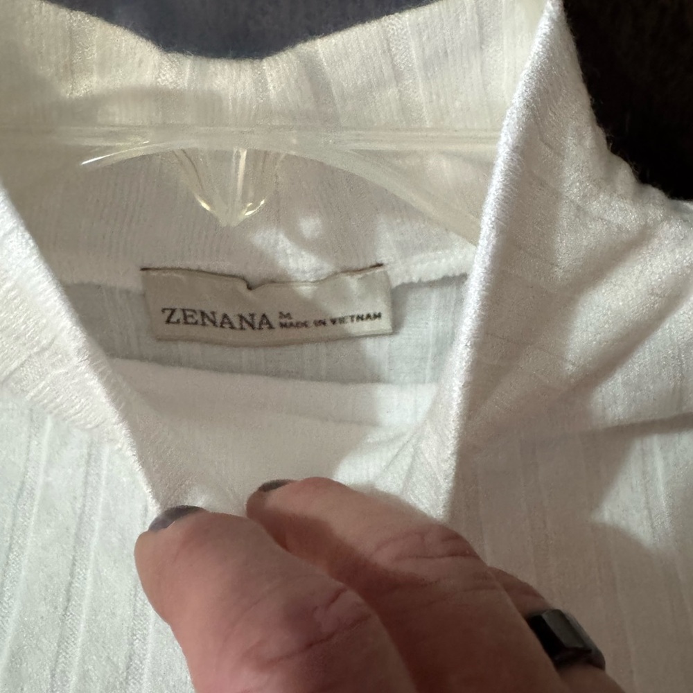 White Ribbed Turtleneck Top - Picture 2 of 4